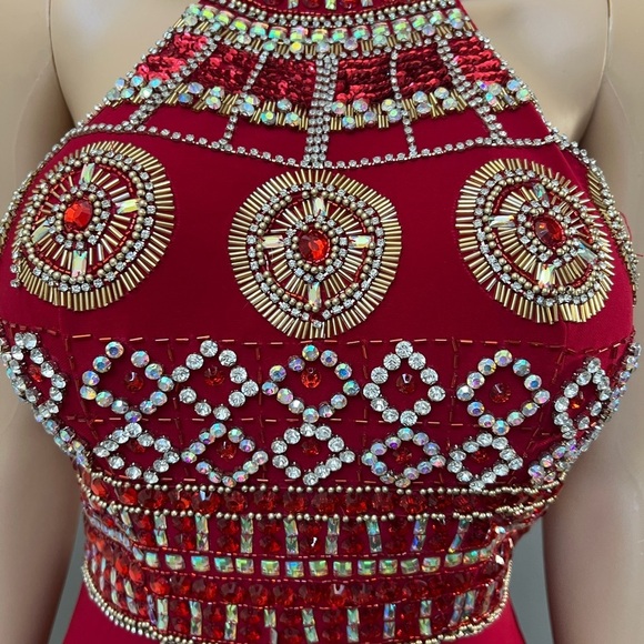 Prom High Halter Bedazzled Column Gown size 6 - Picture 3 of 9
